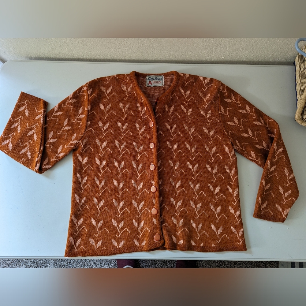 Beautiful vintage cardigan